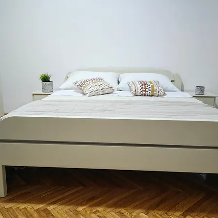 Orient Apartment