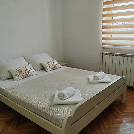 Orient Apartment *